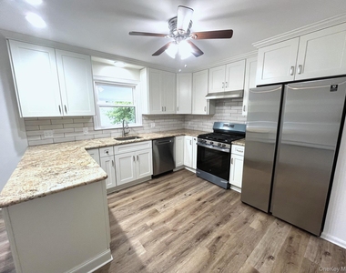 14 Oak Street - Photo Thumbnail 10
