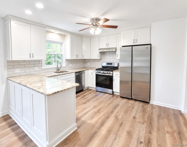 14 Oak Street - Photo Thumbnail 2