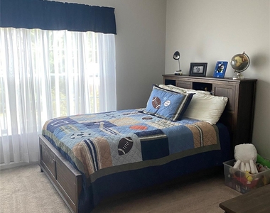124 Brattle Circle - Photo Thumbnail 10