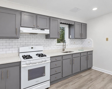 54 Ogden Street - Photo Thumbnail 5
