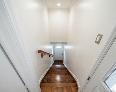 122 Greenvale Avenue - Photo Thumbnail 13