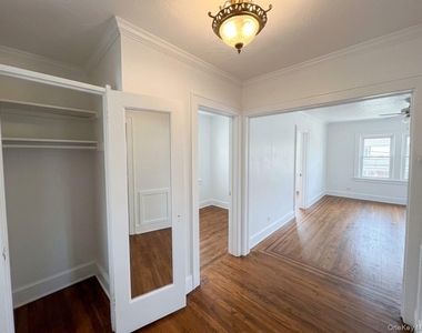 122 Greenvale Avenue - Photo Thumbnail 23