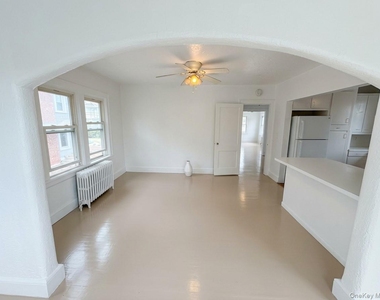 122 Greenvale Avenue - Photo Thumbnail 7