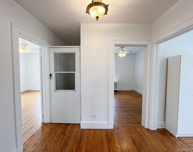122 Greenvale Avenue - Photo Thumbnail 24
