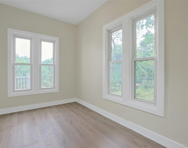 12 Shadyside Avenue - Photo Thumbnail 11