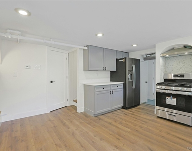 12 Shadyside Avenue - Photo Thumbnail 25