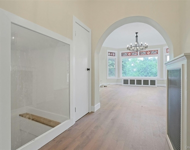 12 Shadyside Avenue - Photo Thumbnail 9