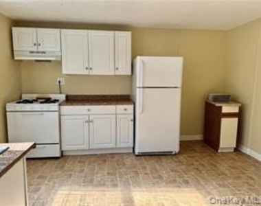 26 E Main Street - Photo Thumbnail 9