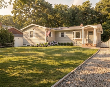 19 Lakewood Avenue - Photo Thumbnail 5