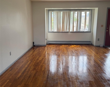 7 Jefferson Avenue - Photo Thumbnail 2