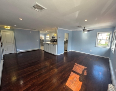32-23 Plunkett Avenue - Photo Thumbnail 1