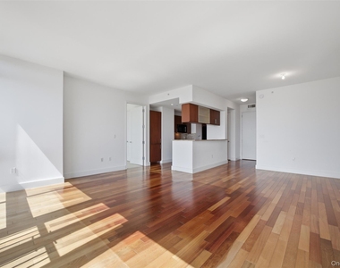175 Huguenot Street - Photo Thumbnail 1