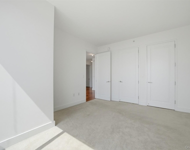 175 Huguenot Street - Photo Thumbnail 10
