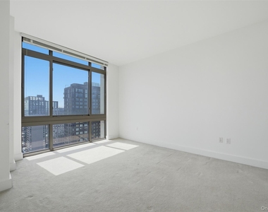 175 Huguenot Street - Photo Thumbnail 7