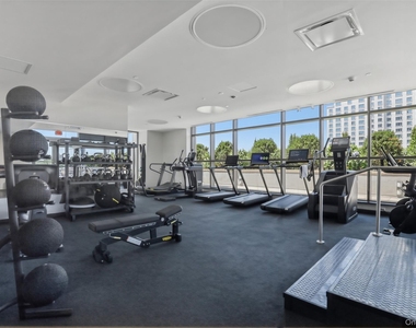 175 Huguenot Street - Photo Thumbnail 22