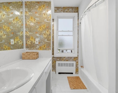 82 Quinby Avenue - Photo Thumbnail 26