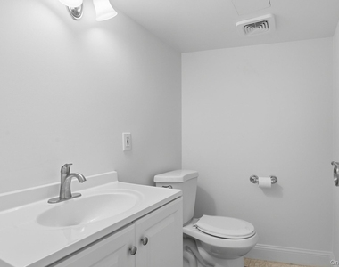 82 Quinby Avenue - Photo Thumbnail 35