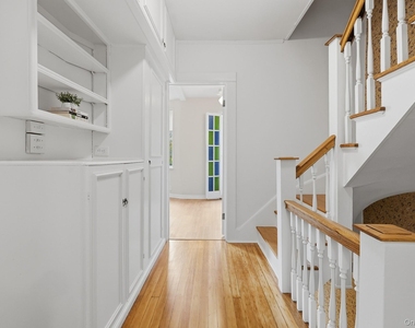 82 Quinby Avenue - Photo Thumbnail 19
