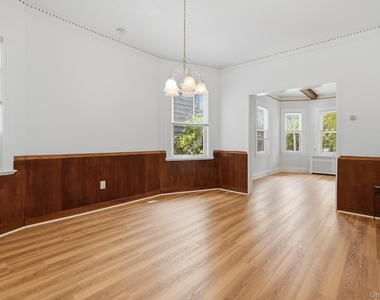 82 Quinby Avenue - Photo Thumbnail 12