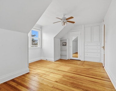 82 Quinby Avenue - Photo Thumbnail 22