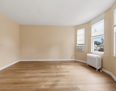 82 Quinby Avenue - Photo Thumbnail 29