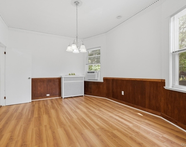 82 Quinby Avenue - Photo Thumbnail 11