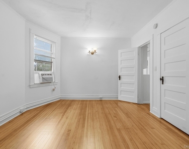 82 Quinby Avenue - Photo Thumbnail 30