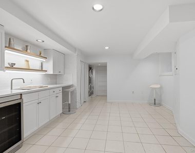 82 Quinby Avenue - Photo Thumbnail 33