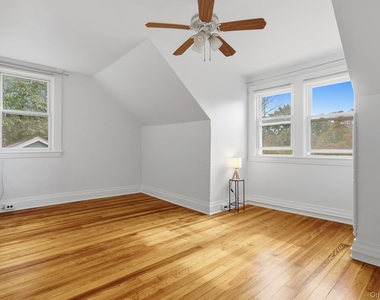 82 Quinby Avenue - Photo Thumbnail 21