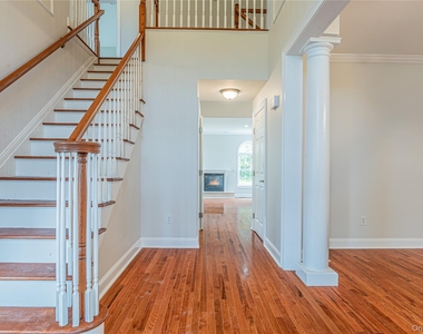 86 Victoria Drive - Photo Thumbnail 6