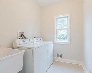 86 Victoria Drive - Photo Thumbnail 15