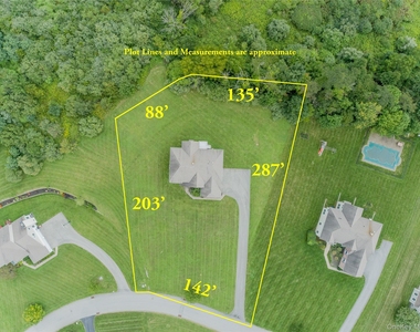 86 Victoria Drive - Photo Thumbnail 3