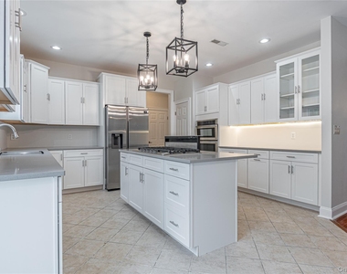86 Victoria Drive - Photo Thumbnail 13