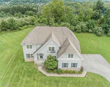 86 Victoria Drive - Photo Thumbnail 1