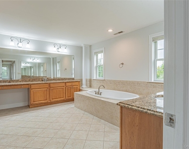 86 Victoria Drive - Photo Thumbnail 23