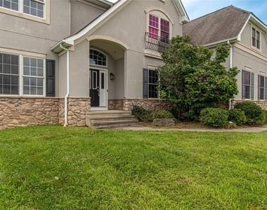86 Victoria Drive - Photo Thumbnail 4