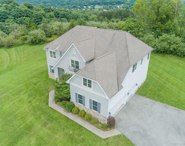 86 Victoria Drive - Photo Thumbnail 2