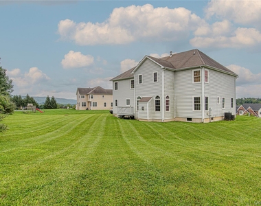 86 Victoria Drive - Photo Thumbnail 5