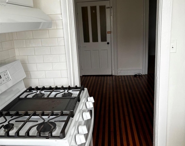 24 Grandview Avenue - Photo Thumbnail 8
