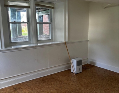 24 Grandview Avenue - Photo Thumbnail 15