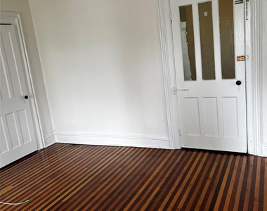 24 Grandview Avenue - Photo Thumbnail 10