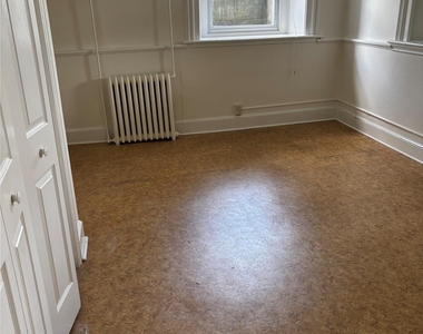 24 Grandview Avenue - Photo Thumbnail 13