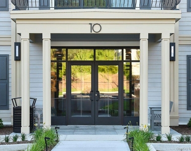 10 Grove - Photo Thumbnail 16