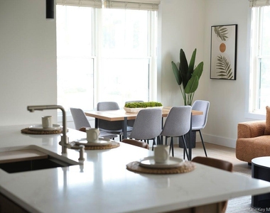 10 Grove - Photo Thumbnail 14