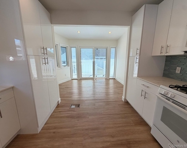 8 Michel Avenue - Photo Thumbnail 7