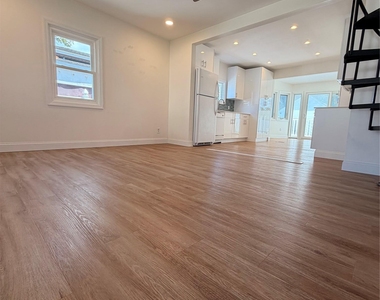 8 Michel Avenue - Photo Thumbnail 4