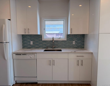 8 Michel Avenue - Photo Thumbnail 10