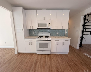 8 Michel Avenue - Photo Thumbnail 6