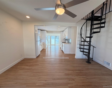 8 Michel Avenue - Photo Thumbnail 5