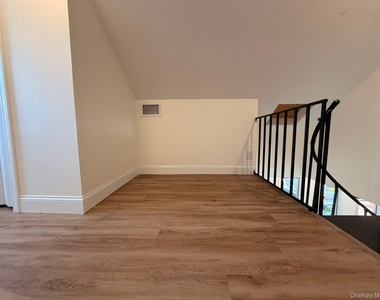 8 Michel Avenue - Photo Thumbnail 13